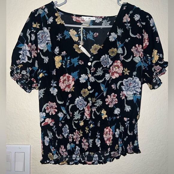REVAMPED FLORAL BLOUSE- size Medium-NWT - Picture 1 of 6